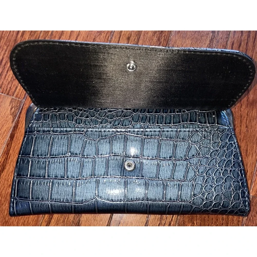 Blue Crocodile Embossed Vegan Faux Leather Clutch Kiss Lock Wallet